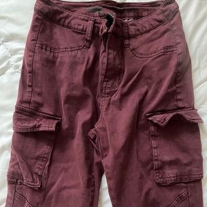 Maroon cargo jean leggings!